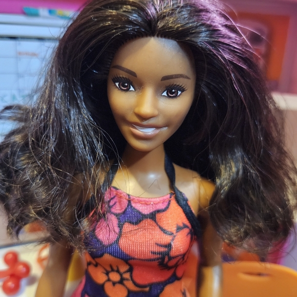 Curvy Barbie - Picture 2 of 4